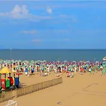 Bright Escape Near The Beach